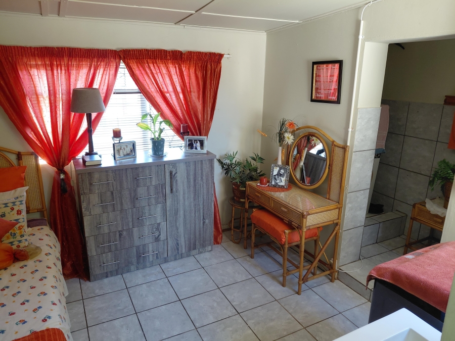 4 Bedroom Property for Sale in Van Riebeeck Hoogte Eastern Cape